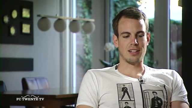 Wout Brama tijdens een ouder interview voor FC Twente TV