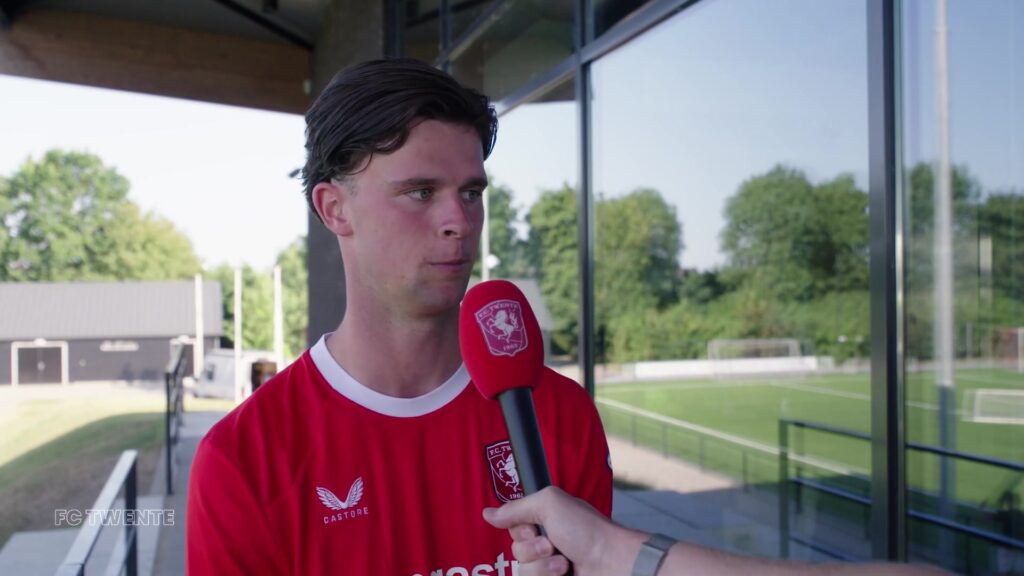 Lucas Vennegoor of Hesselink tijdens een eerder interview bij FC Twente.