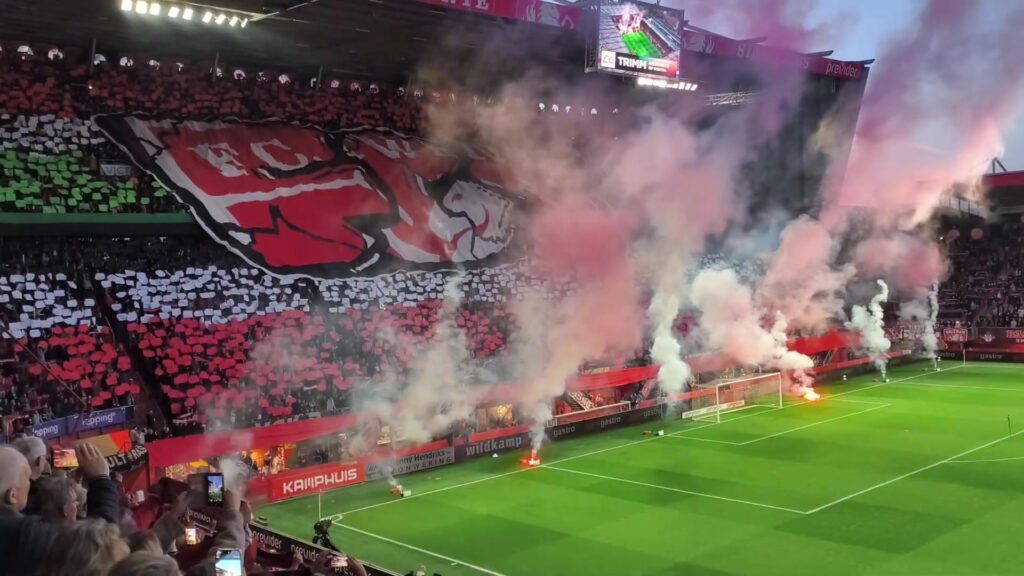 Tribunes van De Grolsch Veste tijdens een eerdere thuiswedstrijd