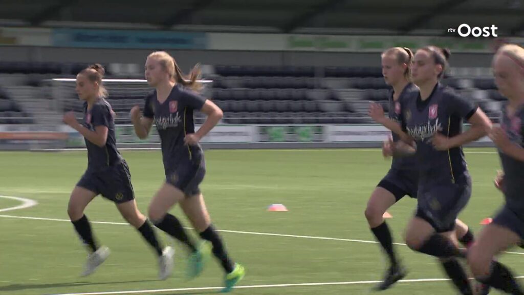 FC Twente Vrouwen tijdens een eerdere training