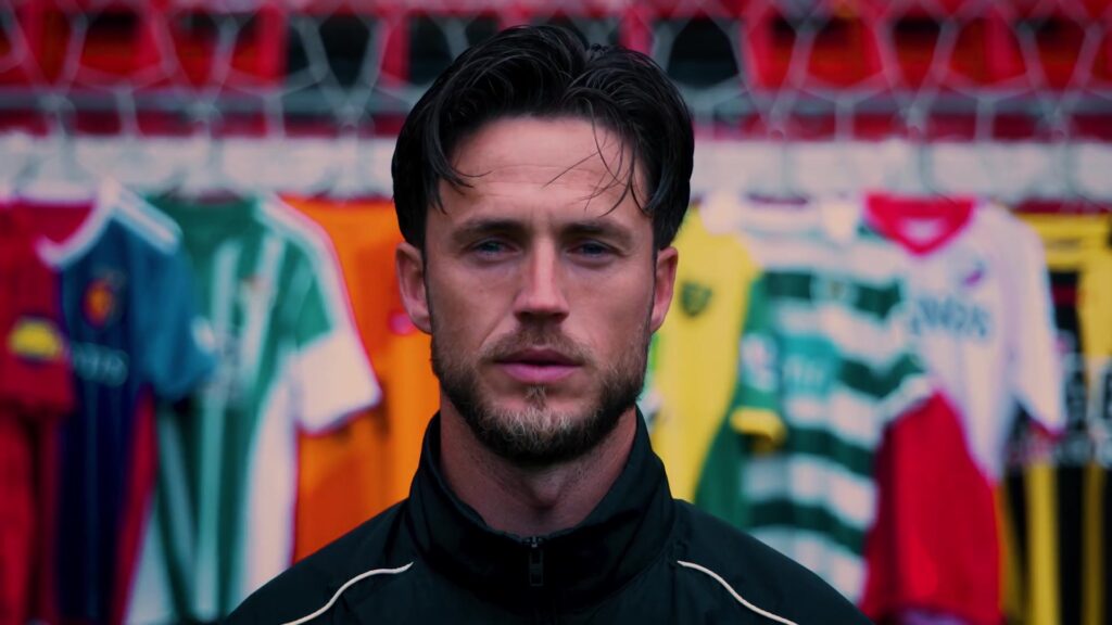 Ricky van Wolfswinkel tijdens een interview bij FC Twente.