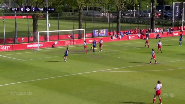 FC Twente Vrouwen tijdens een eerder duel met FC Utrecht