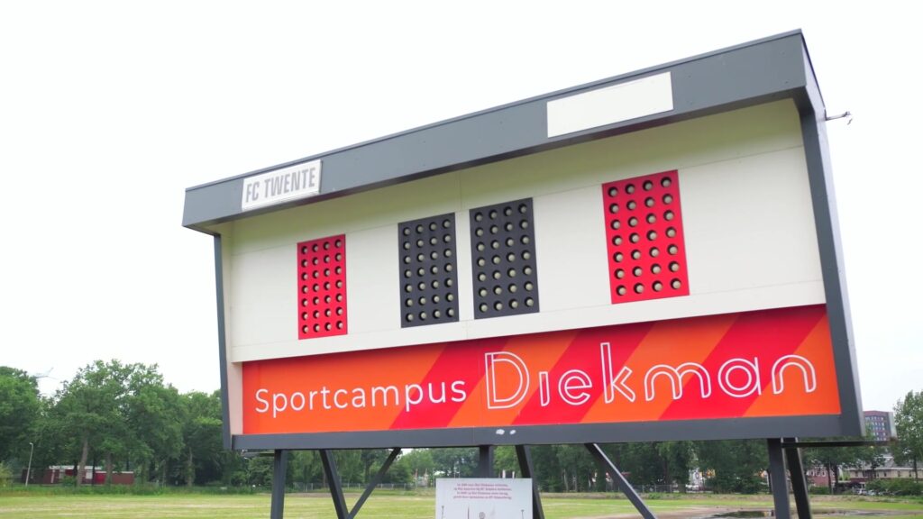 Het gebouw met de naam Sportcampus Diekman in een eerdere opname