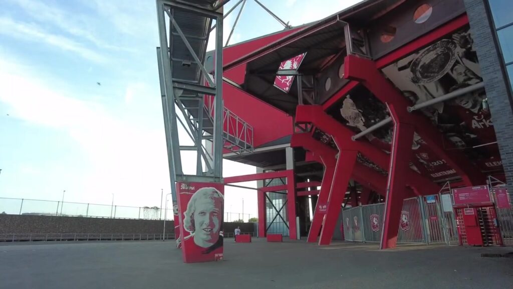 Stadionconstructie en entree van De Grolsch Veste