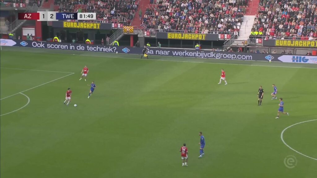 Een eerdere wedstrijd tussen AZ en FC Twente in Alkmaar
