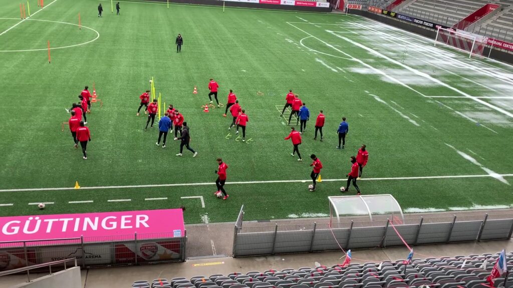 FC Thun tijdens een eerdere training in het eigen stadion