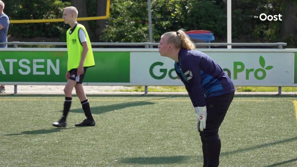 G-voetbaltraining bij VV Rigtersbleek tijdens een eerder bezoek vanuit FC Twente