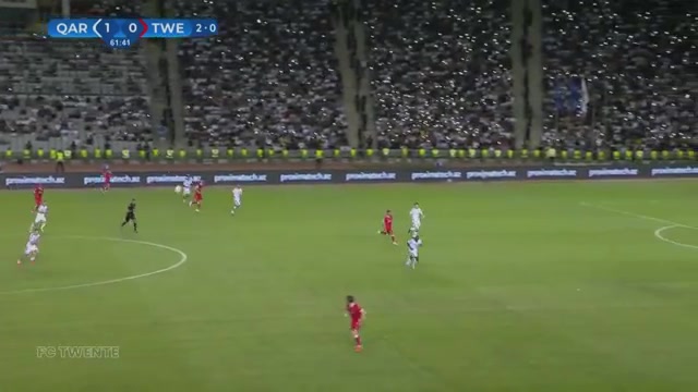 FC Twente tijdens een Europese uitwedstrijd tegen Qarabağ