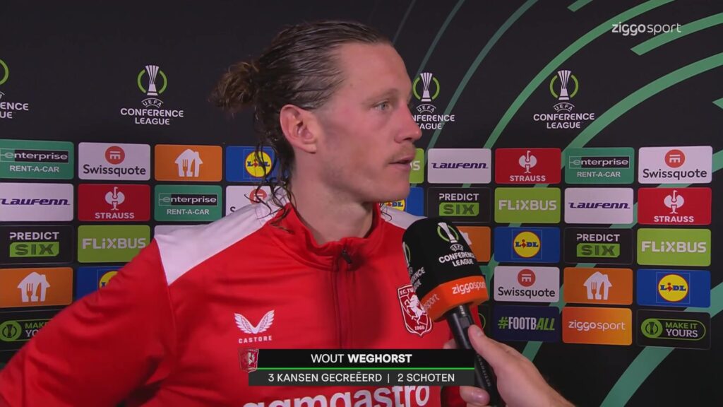 Wout Weghorst tijdens een interview bij FC Twente